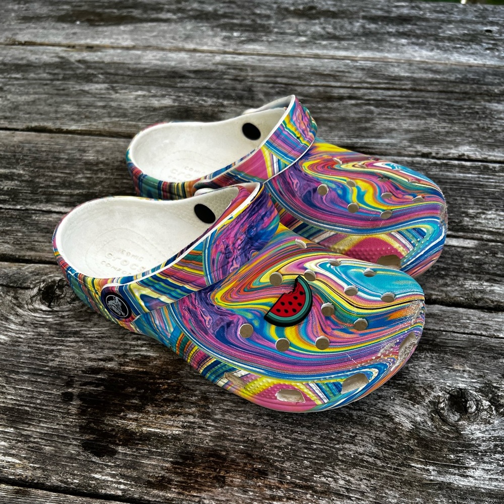 Crocs Rainbow Swirl size 13